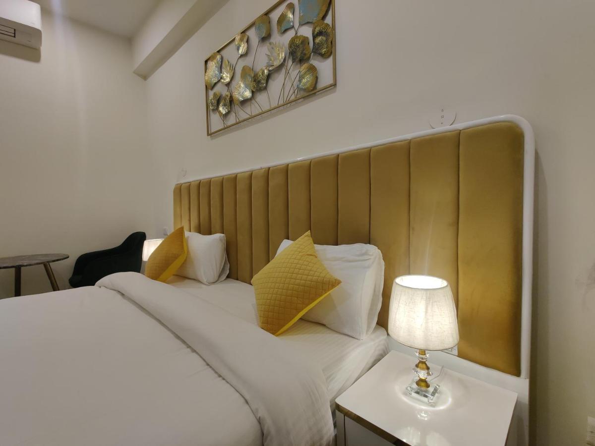 Amahi Inn 구르가온 외부 사진